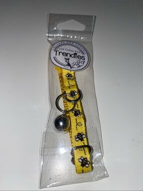 Trendies Cat Collar Bee Design
